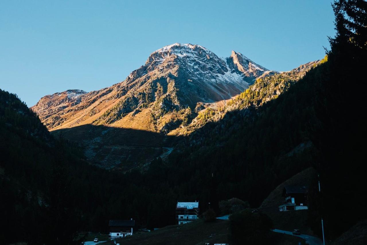 Charmant petit appartement à Grimentz au pied des pistes Extérieur photo